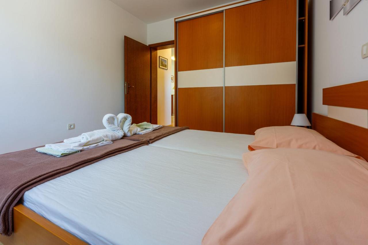 Apartments Robic Selce Exterior photo