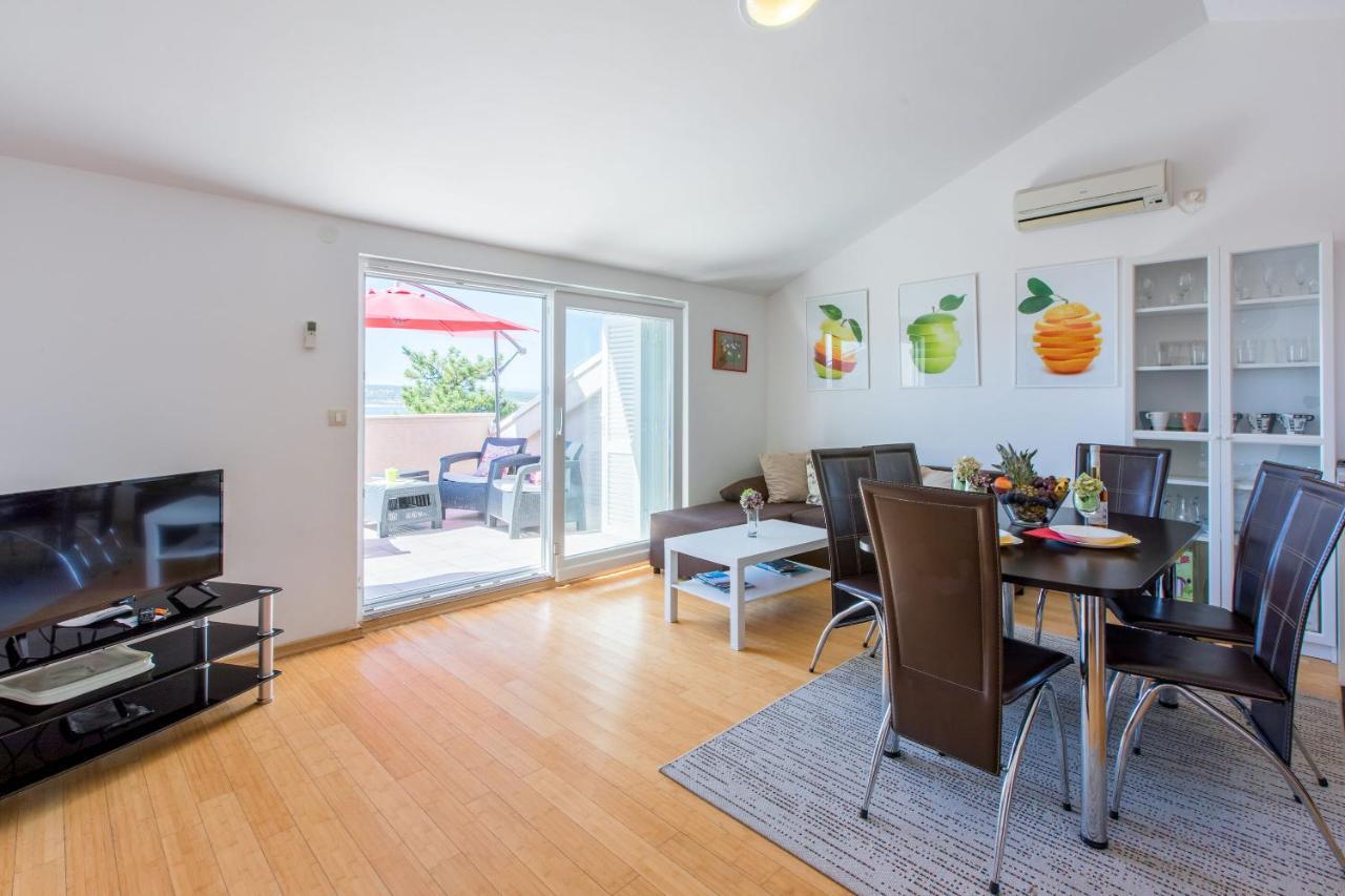 Apartments Robic Selce Exterior photo