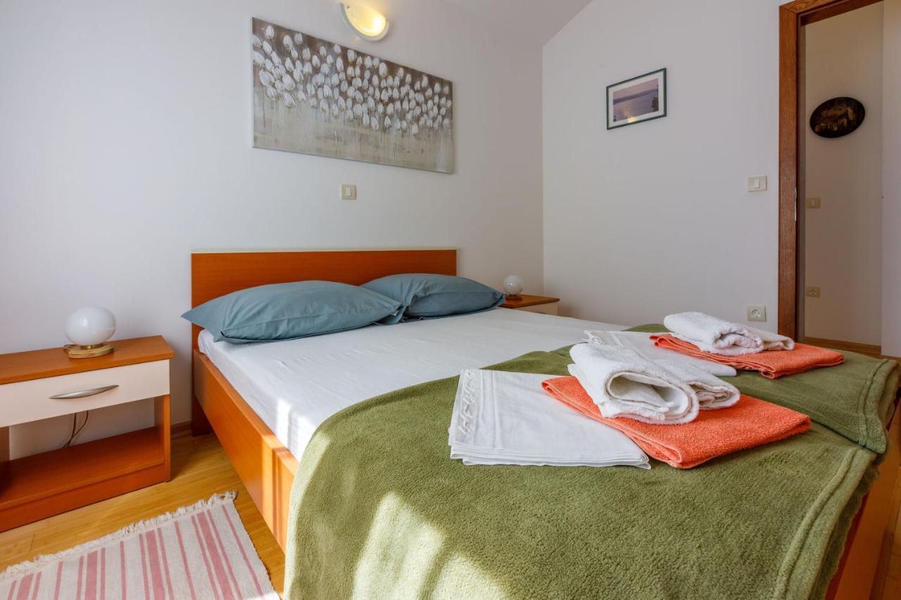 Apartments Robic Selce Exterior photo